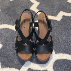 Black and brown wedges